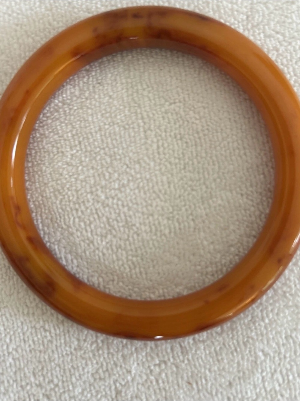 Vintage Bakelite marbled Butterscotch Round Bangle Bracelet - Picture 2 of 6
